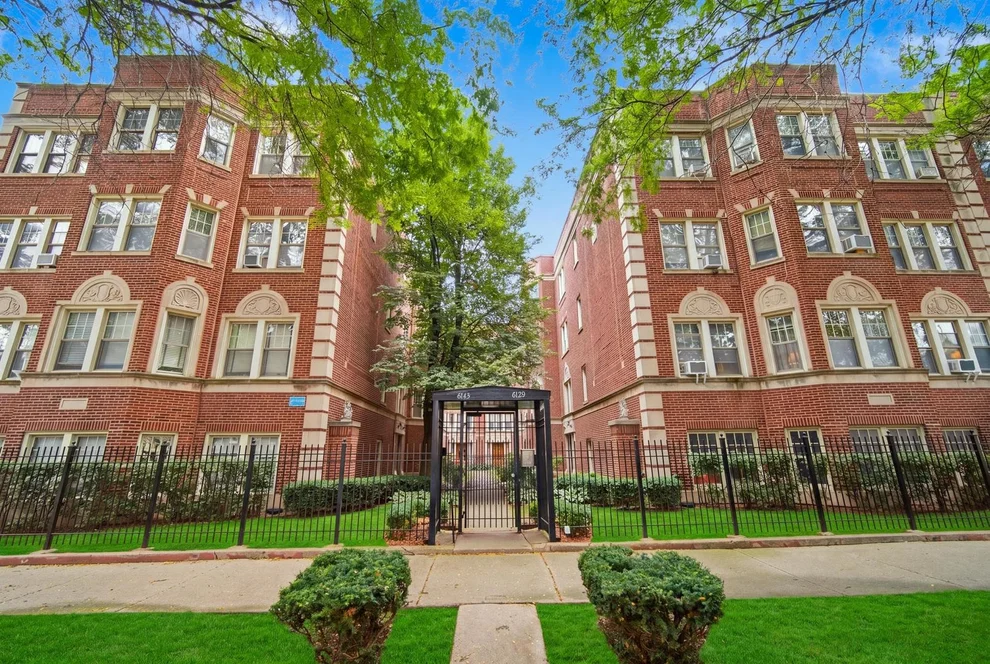 Unit for sale at 6135 N HOYNE Avenue, Chicago, IL 60659