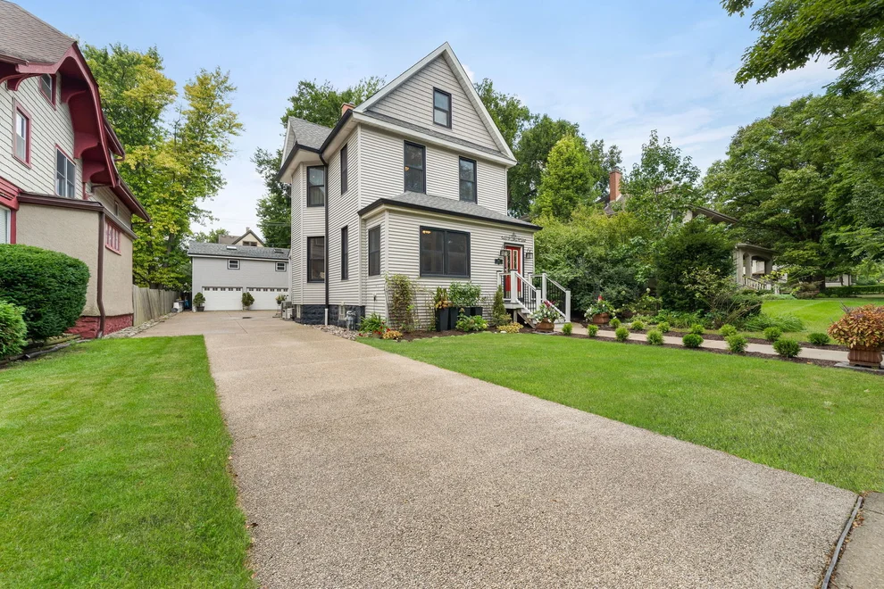 Unit for sale at 210 8th Avenue, La Grange, IL 60525
