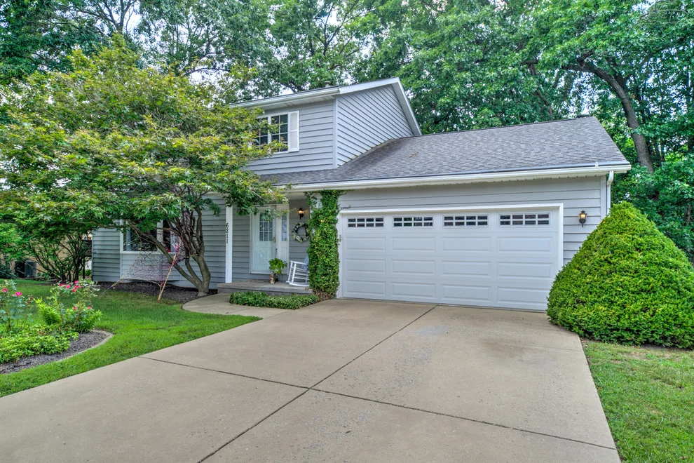Unit for sale at 6211 N Teal Wood Circle, Peoria, IL 61615