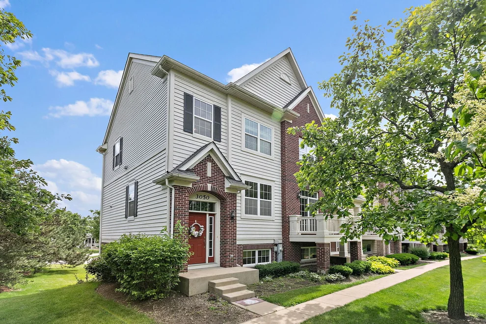 Unit for sale at 3050 Mosedale Street, Elgin, IL 60124