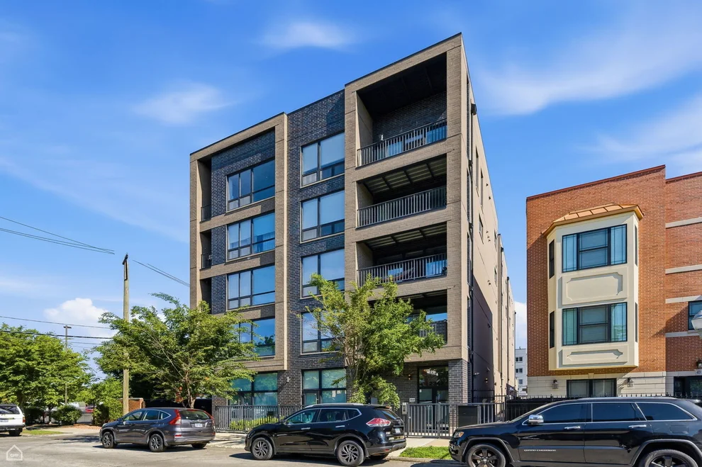Unit for sale at 2342 W Adams Street, Chicago, IL 60612