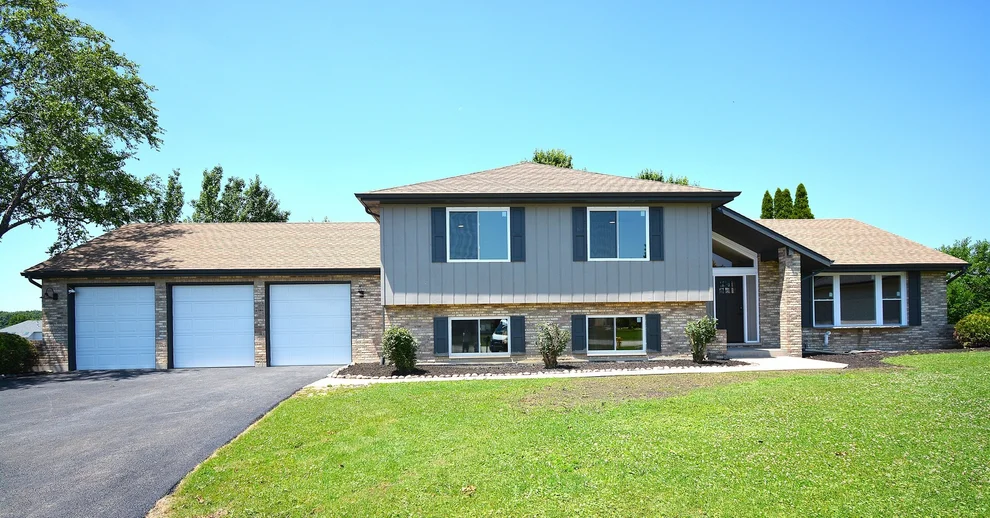 Unit for sale at 18628 Becker Terrace, Country Club Hills, IL 60478