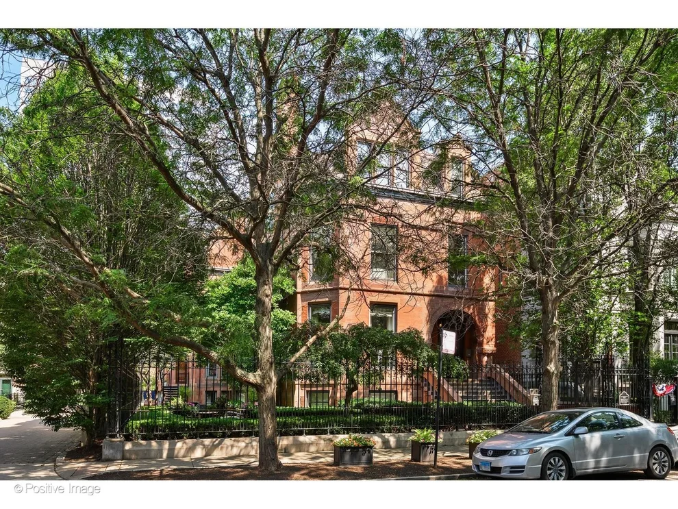 Unit for sale at 1919 S Prairie Avenue, Chicago, IL 60616