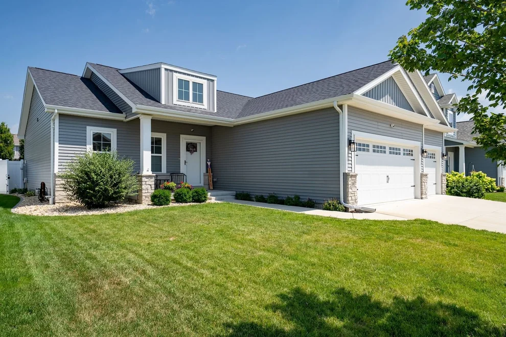 Unit for sale at 16 Stonehouse Court, Bloomington, IL 61705