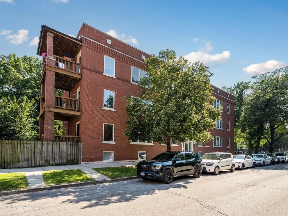 Unit for sale at 1625 W Ainslie Street, Chicago, IL 60640