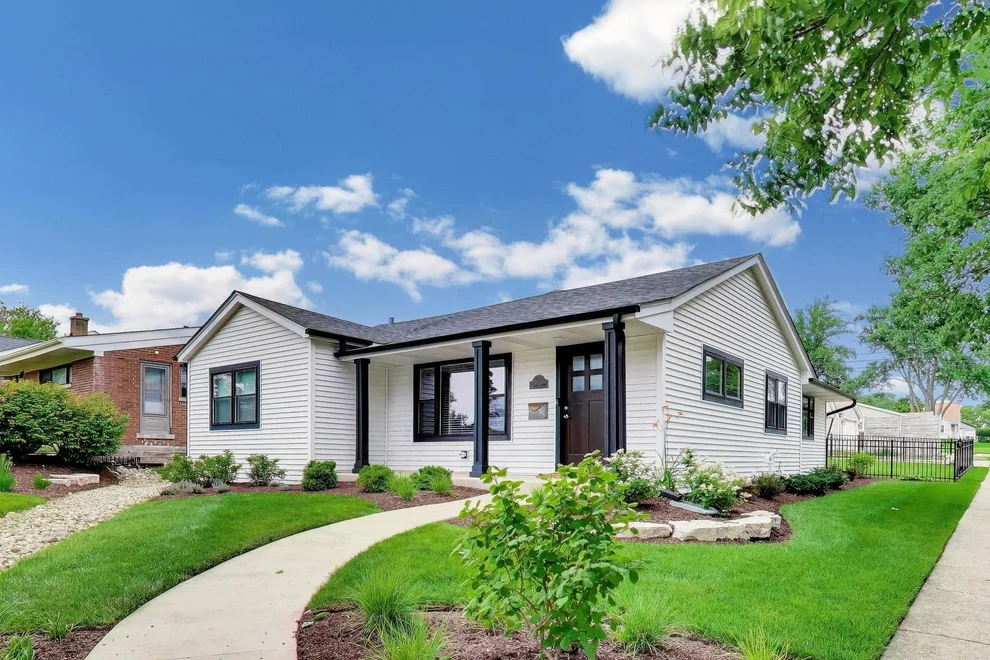 Unit for sale at 304 W Graham Avenue, Lombard, IL 60148