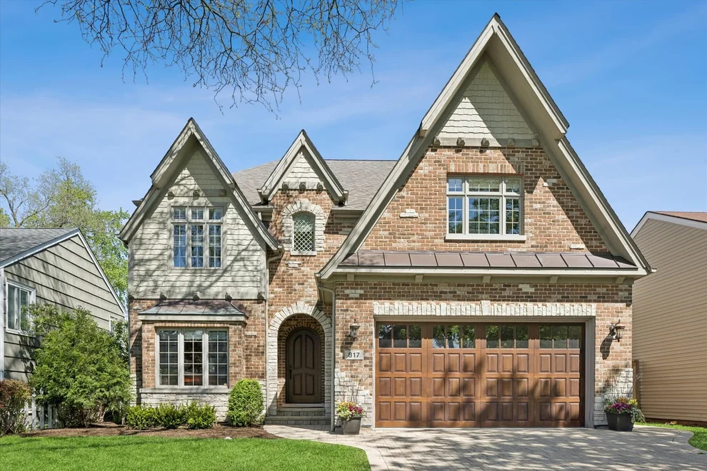 Unit for sale at 817 S Fairfield Avenue, Elmhurst, IL 60126