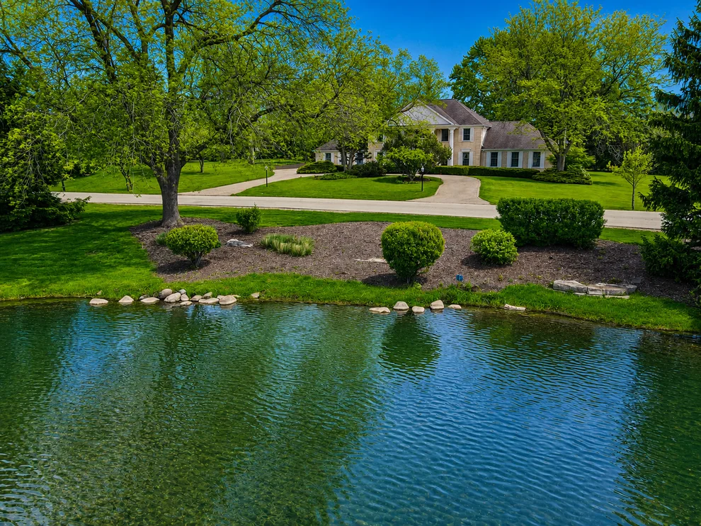 Unit for sale at 7 Willow Bay Drive, South Barrington, IL 60010