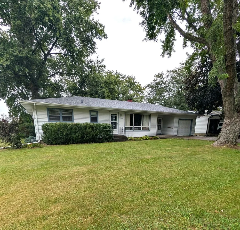 Unit for sale at 205 E Pleasant Avenue, Sandwich, IL 60548