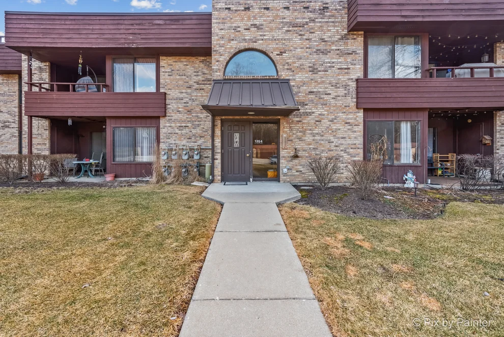 Unit for sale at 1354 N Sterling Avenue, Palatine, IL 60067