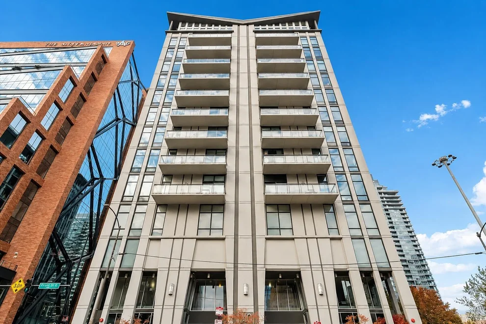 Unit for sale at 740 W Fulton Street, Chicago, IL 60661