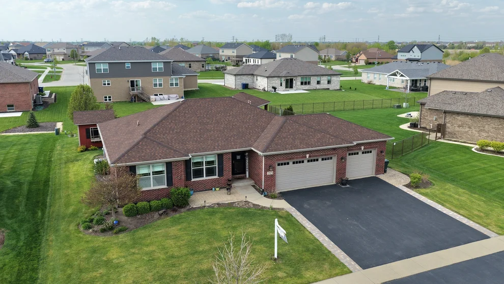 Unit for sale at 2373 Alta Vista Drive, New Lenox, IL 60451