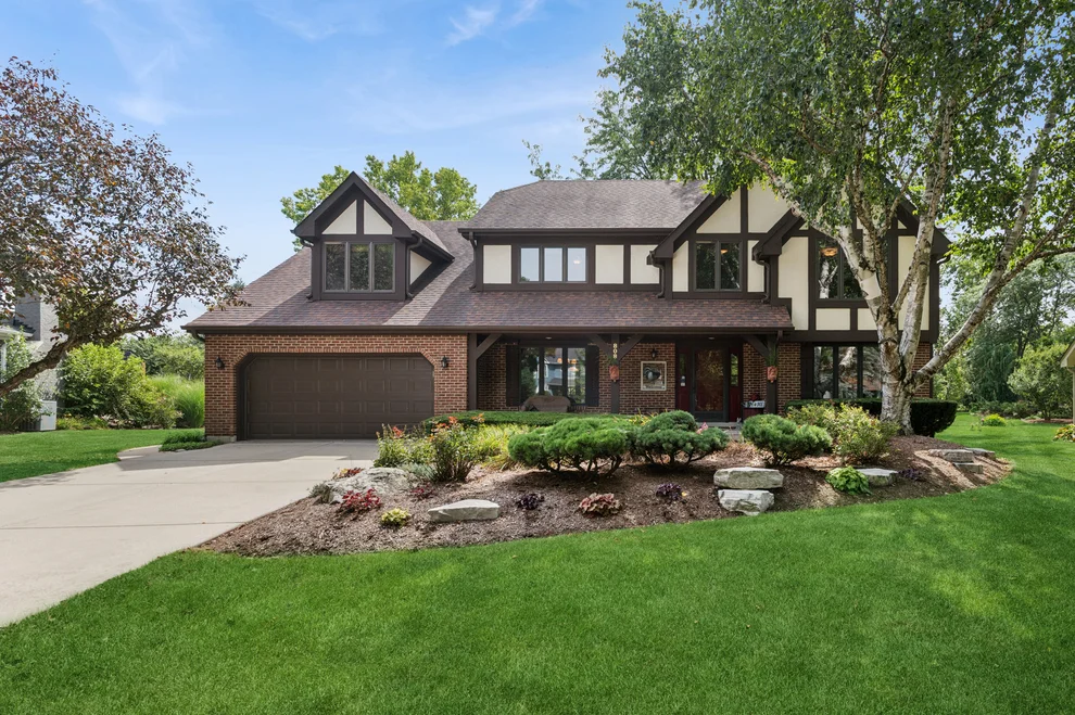 Unit for sale at 808 Lyndhurst Court, Naperville, IL 60563