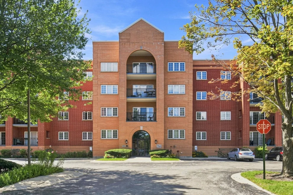 Unit for sale at 55 S Hale Street, Palatine, IL 60067