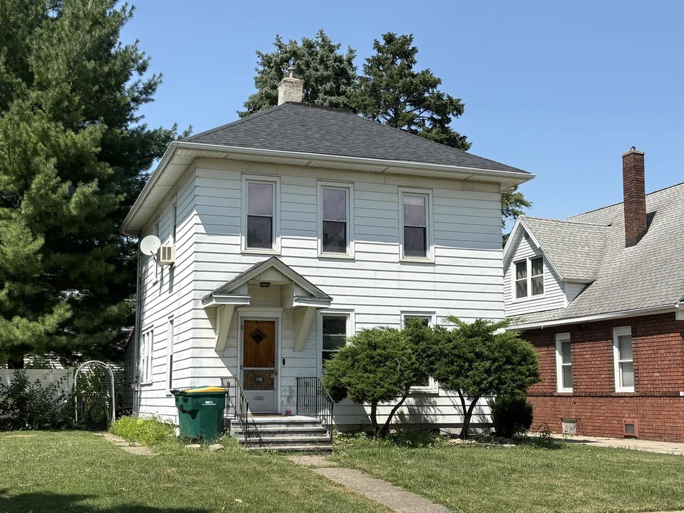 Unit for sale at 110 W Washington Street, Streator, IL 61364