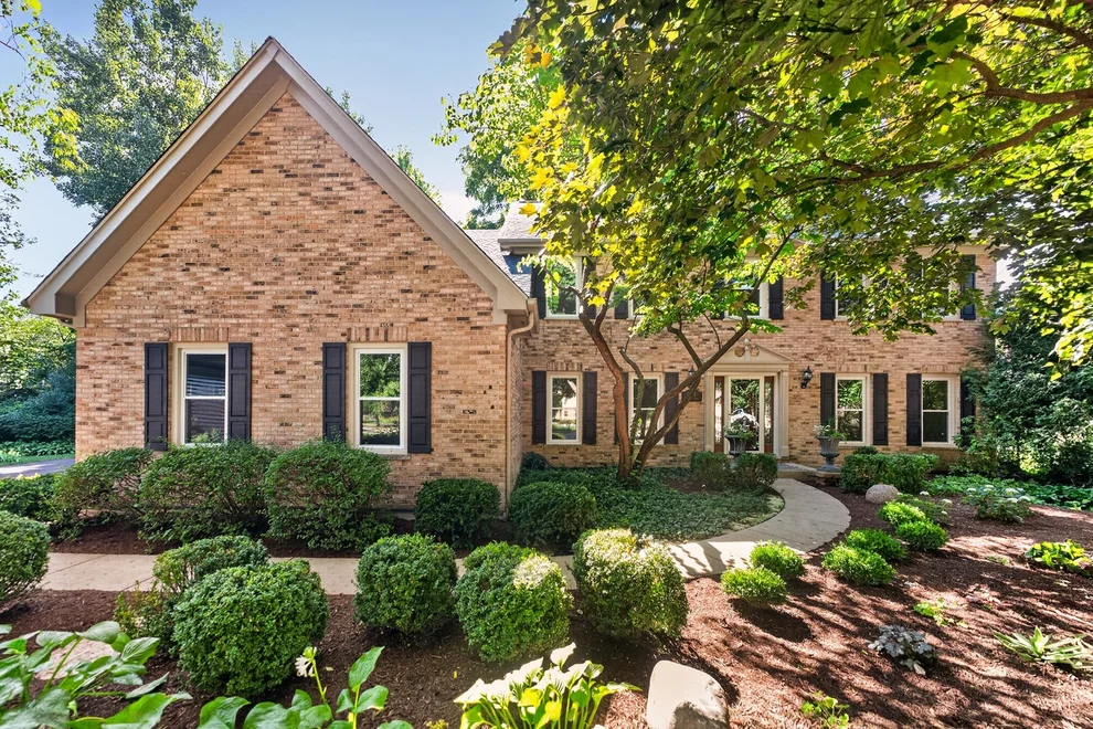 Unit for sale at 1315 Hawkins Court, St. Charles, IL 60174