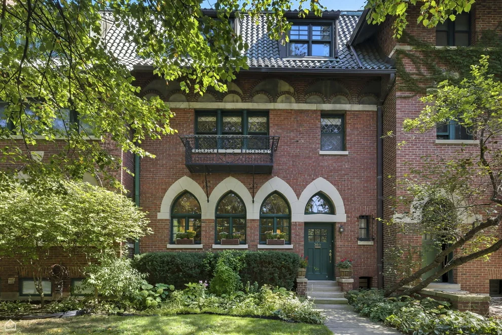 Unit for sale at 5611 S Kenwood Avenue, Chicago, IL 60637