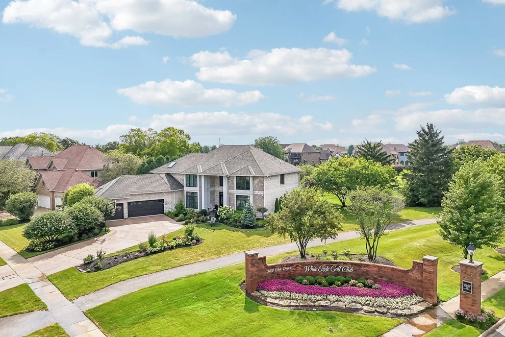 Unit for sale at 3303 White Eagle Drive, Naperville, IL 60564