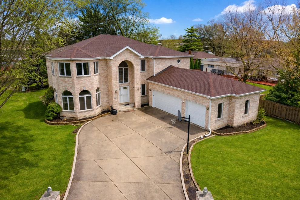 Unit for sale at 1007 Wildwood Lane, Mount Prospect, IL 60056