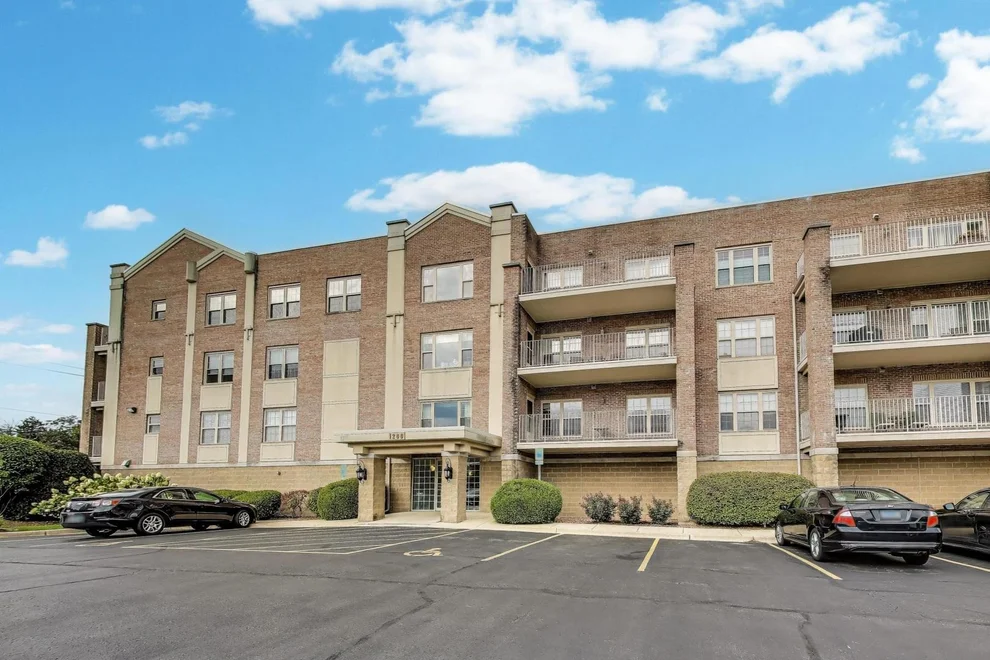 Unit for sale at 1200 S Prospect Avenue, Elmhurst, IL 60126
