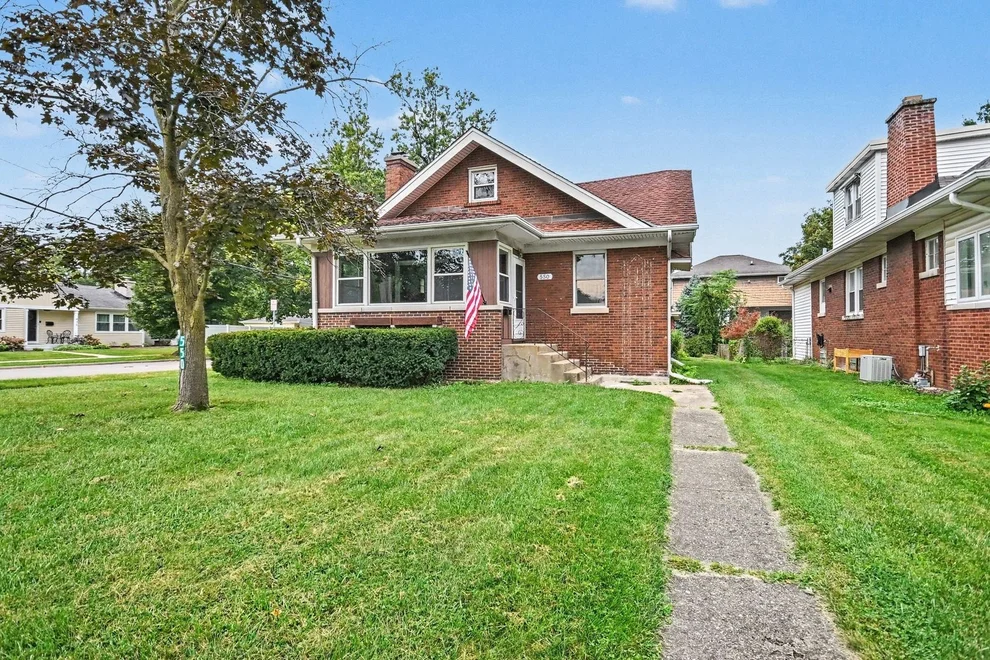 Unit for sale at 550 S Oakland Avenue, Villa Park, IL 60181