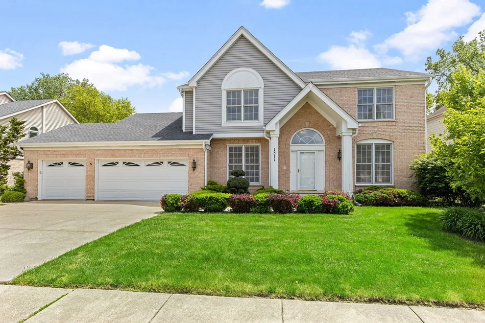 Unit for sale at 1311 Callen Lane, Des Plaines, IL 60016