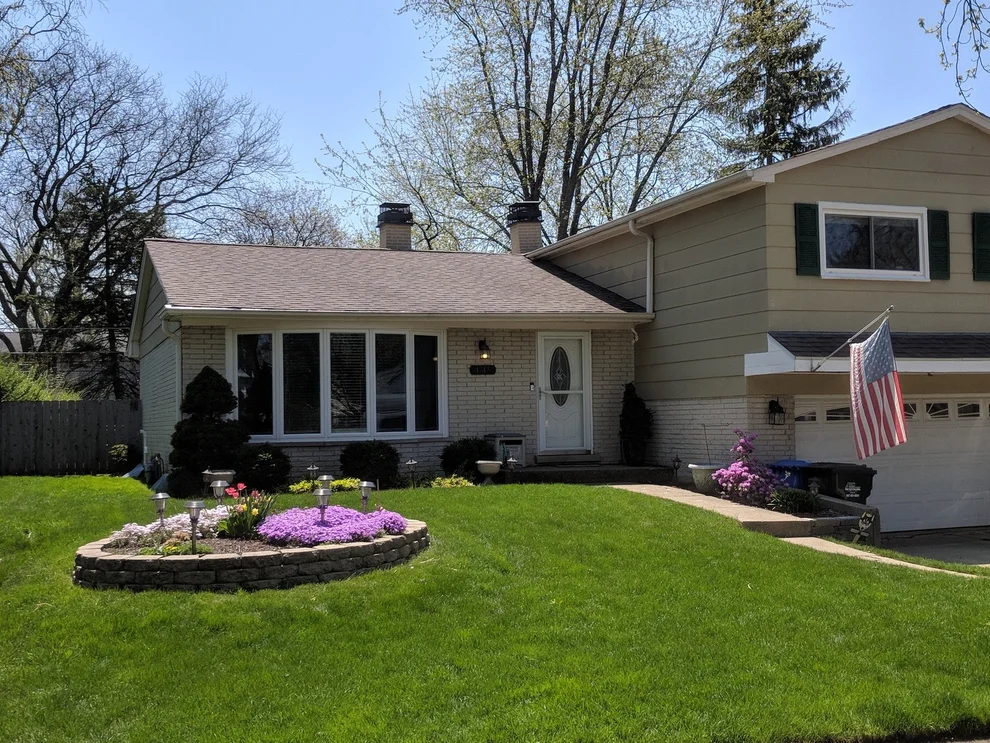 Unit for sale at 1747 E Wood Lane, MOUNT PROSPECT, IL 60056