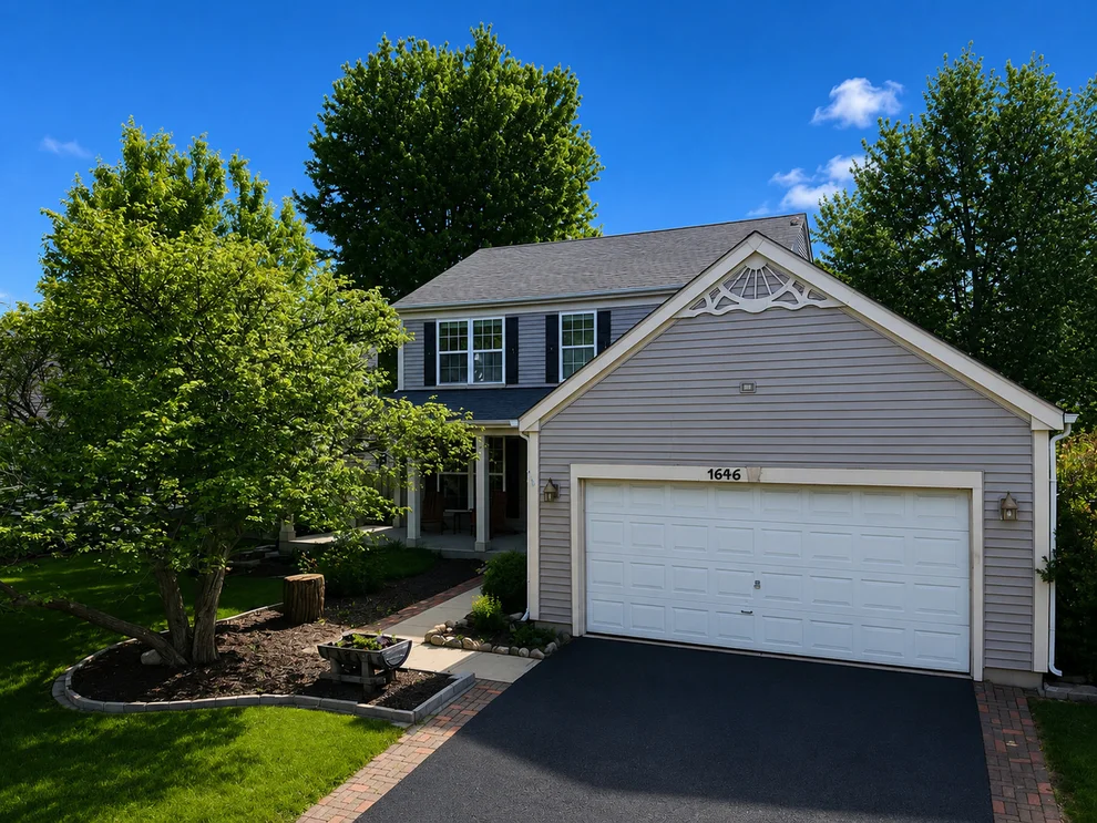 Unit for sale at 1646 Gleneagle Drive, Carpentersville, IL 60110