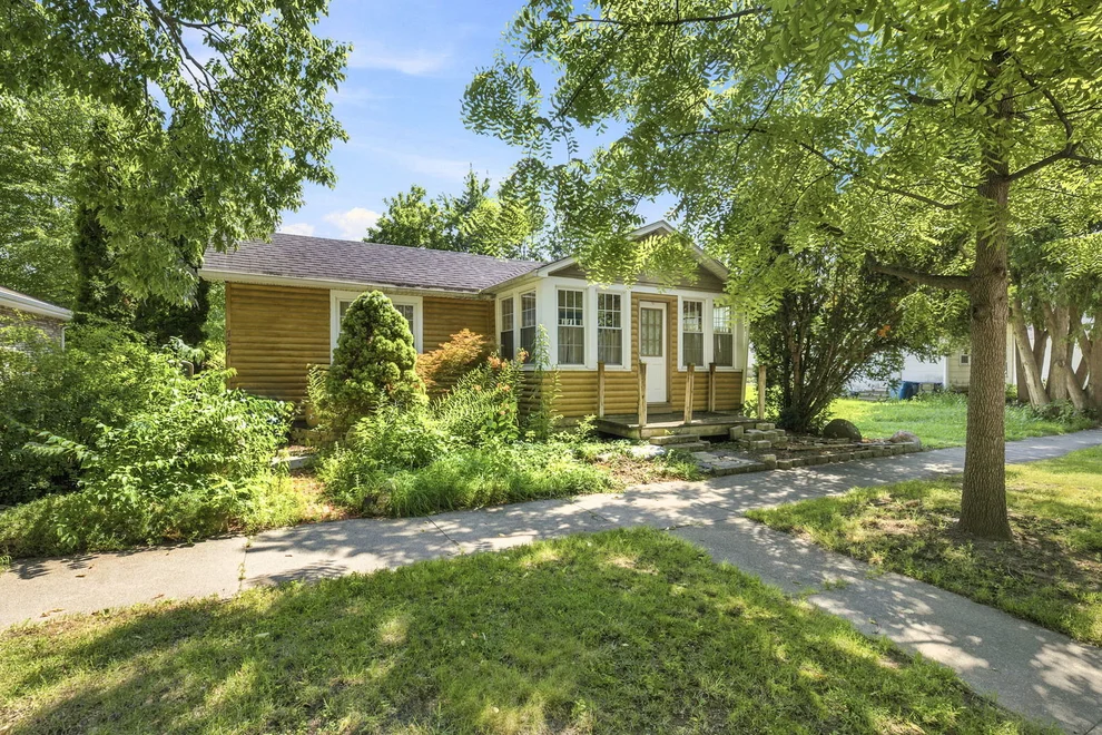 Unit for sale at 727 E Jackson Street, Morris, IL 60450
