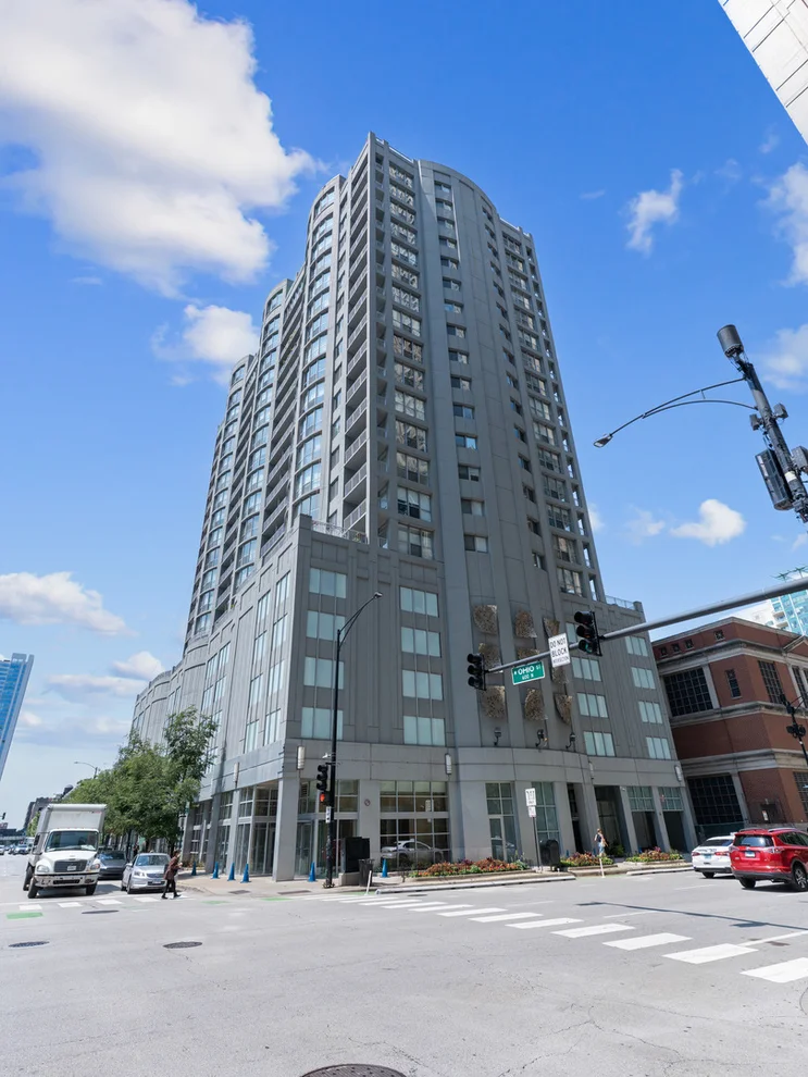 Unit for sale at 600 N Dearborn Street, Chicago, IL 60654