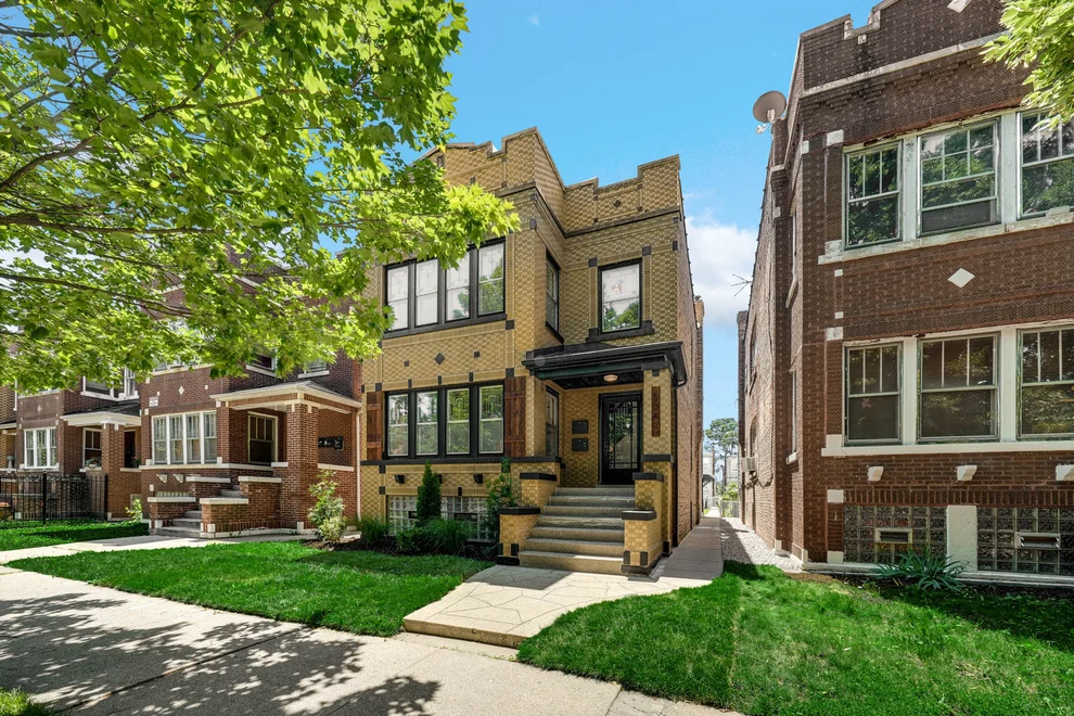 Unit for sale at 5341 W Wrightwood Avenue, Chicago, IL 60639