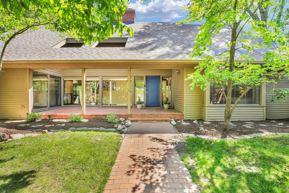 Unit for sale at 10 Carriage Way, Champaign, IL 61821