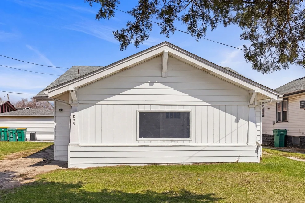 Unit for sale at 803 1st Avenue, Joliet, IL 60433