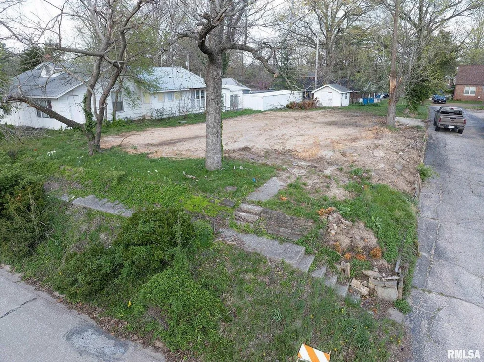 Unit for sale at 704 N 8TH Street, Mt Vernon, IL 62884
