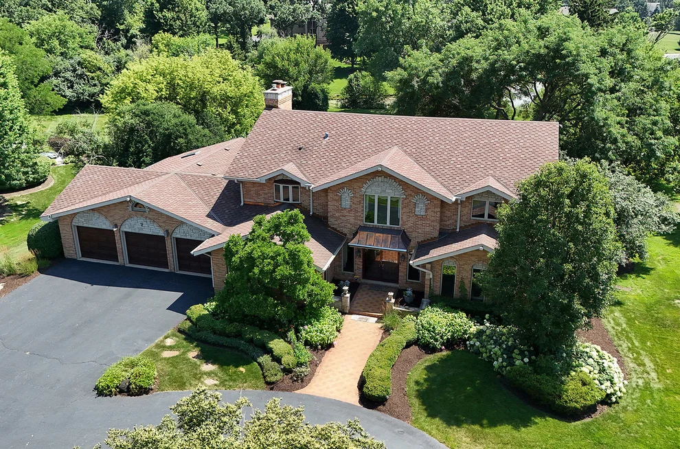 Unit for sale at 7 Horseshoe Lane, Lemont, IL 60439