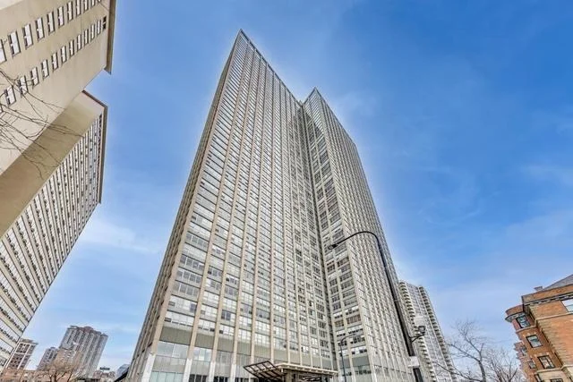 Unit for sale at 655 W IRVING PARK Road, Chicago, IL 60613