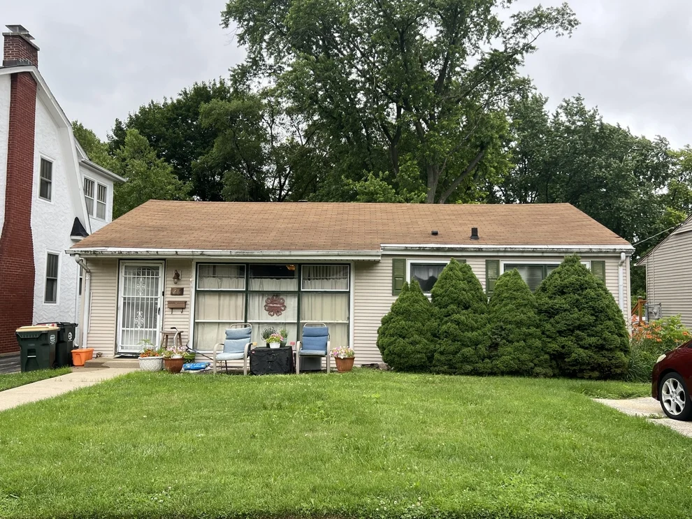 Unit for sale at 21 S Seymour Avenue, Mundelein, IL 60060