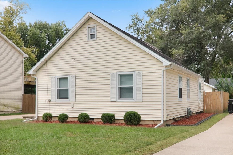 Unit for sale at 211 S Coolidge Street, Normal, IL 61761