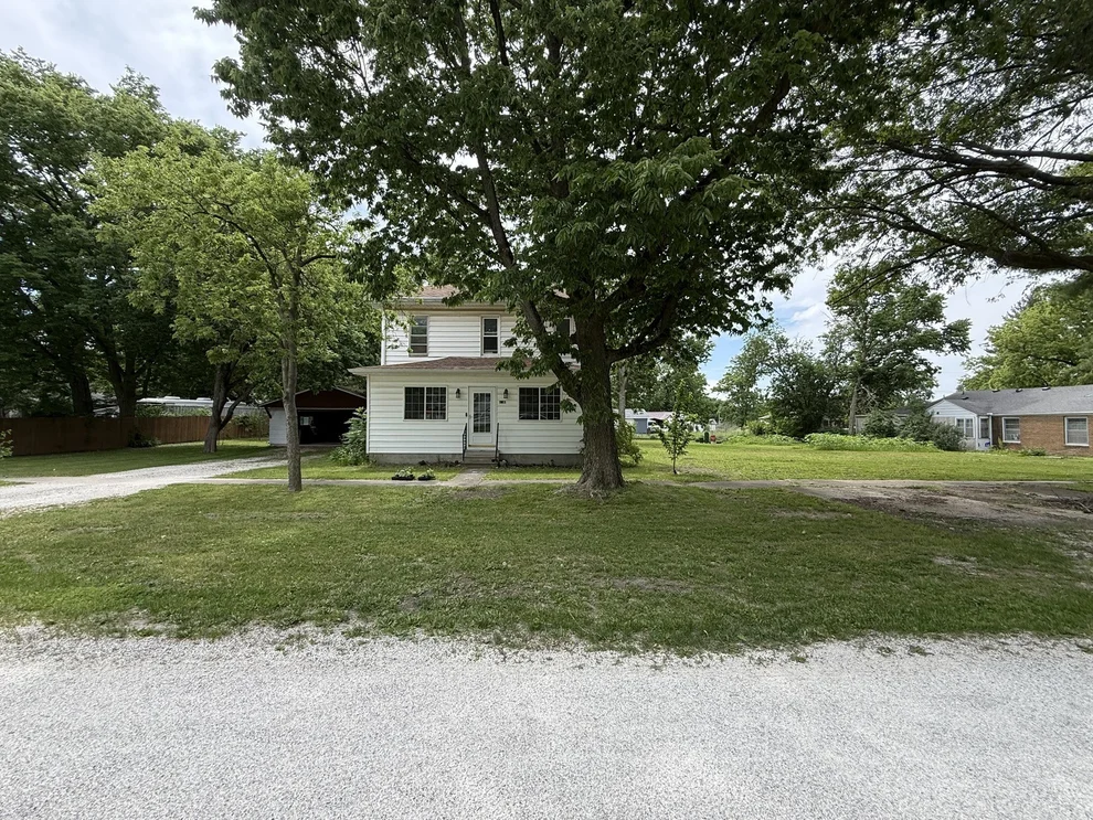 Unit for sale at 221 N Crossley Street, Melvin, IL 60952