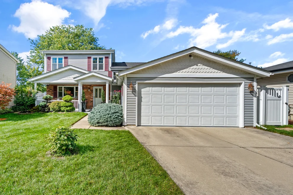 Unit for sale at 336 N Clarendon Avenue, Lombard, IL 60148