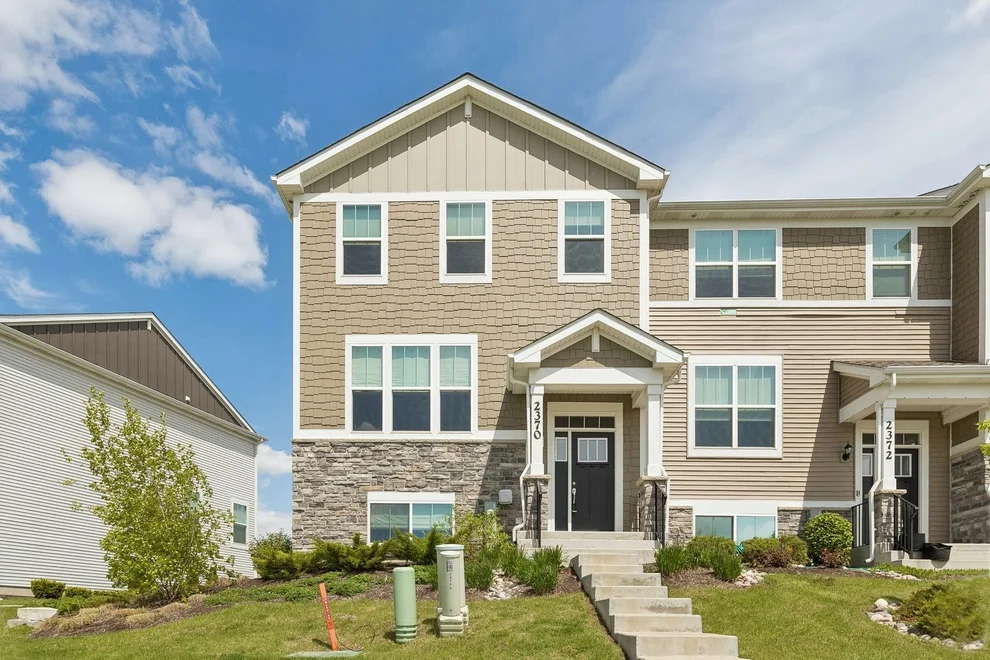 Unit for sale at 2370 Southwind Boulevard, South Elgin, IL 60177