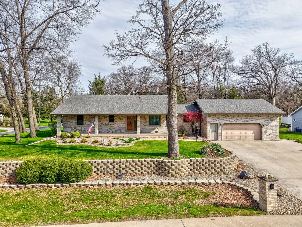 Unit for sale at 334 S Oak Lane, Streator, IL 61364