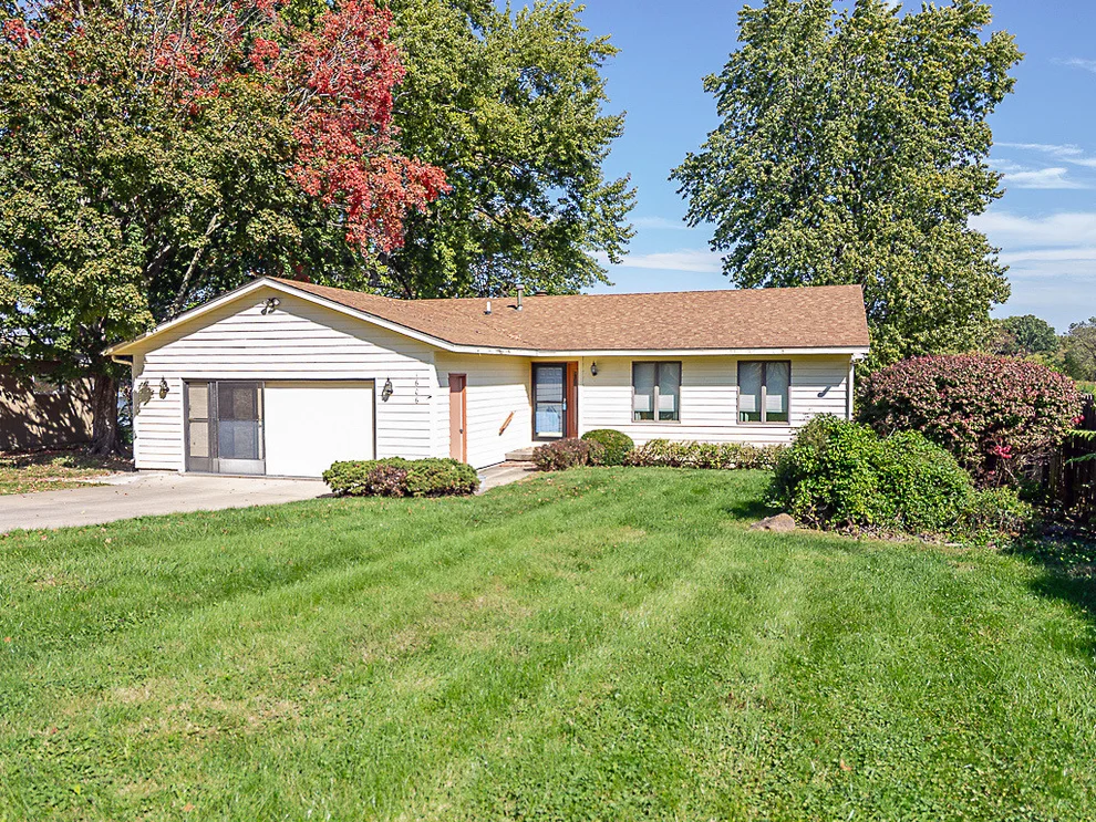 Unit for sale at 1606 W South Shore Drive, Mahomet, IL 61853