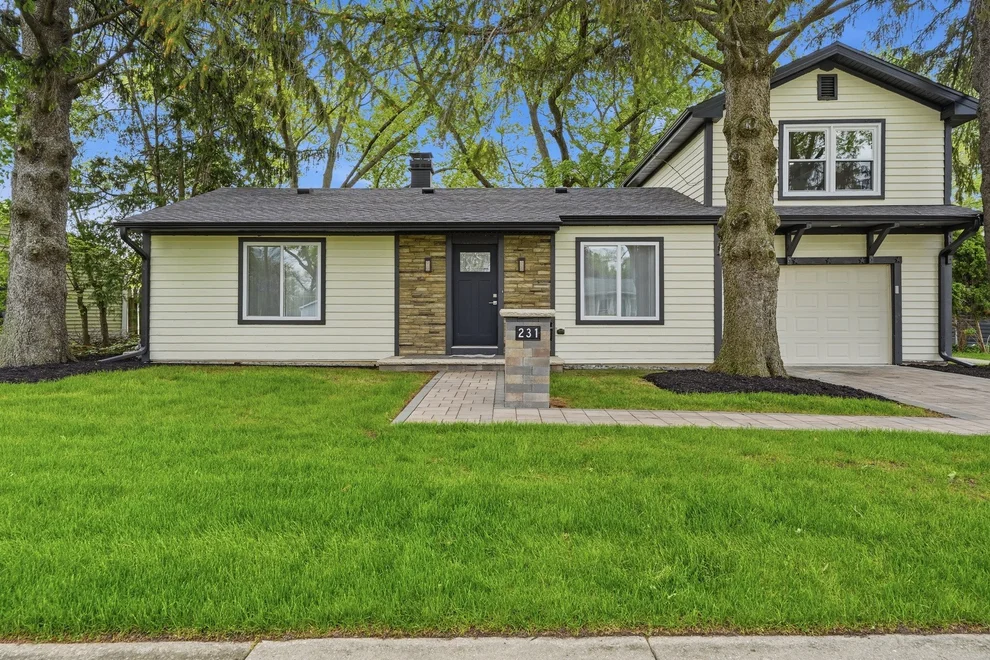 Unit for sale at 231 Saint Marys Parkway, Buffalo Grove, IL 60089