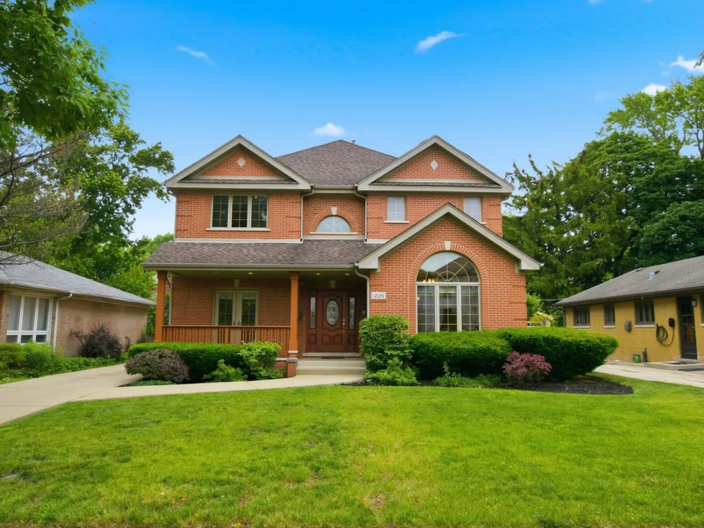 Unit for sale at 1825 S Fairview Avenue, Park Ridge, IL 60068