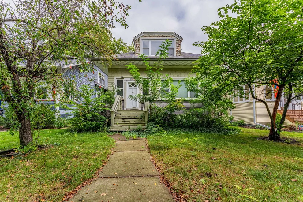 Unit for sale at 718 N Ridgeland Avenue, Oak Park, IL 60302