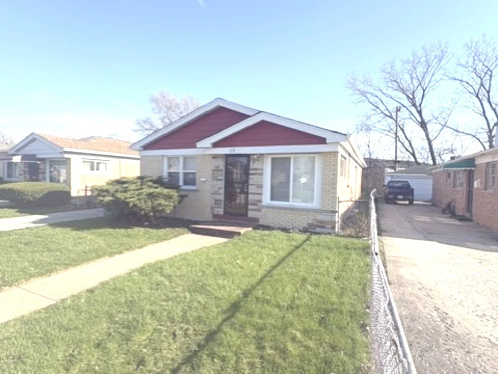 Unit for sale at 715 E 155th Court, Phoenix, IL 60426