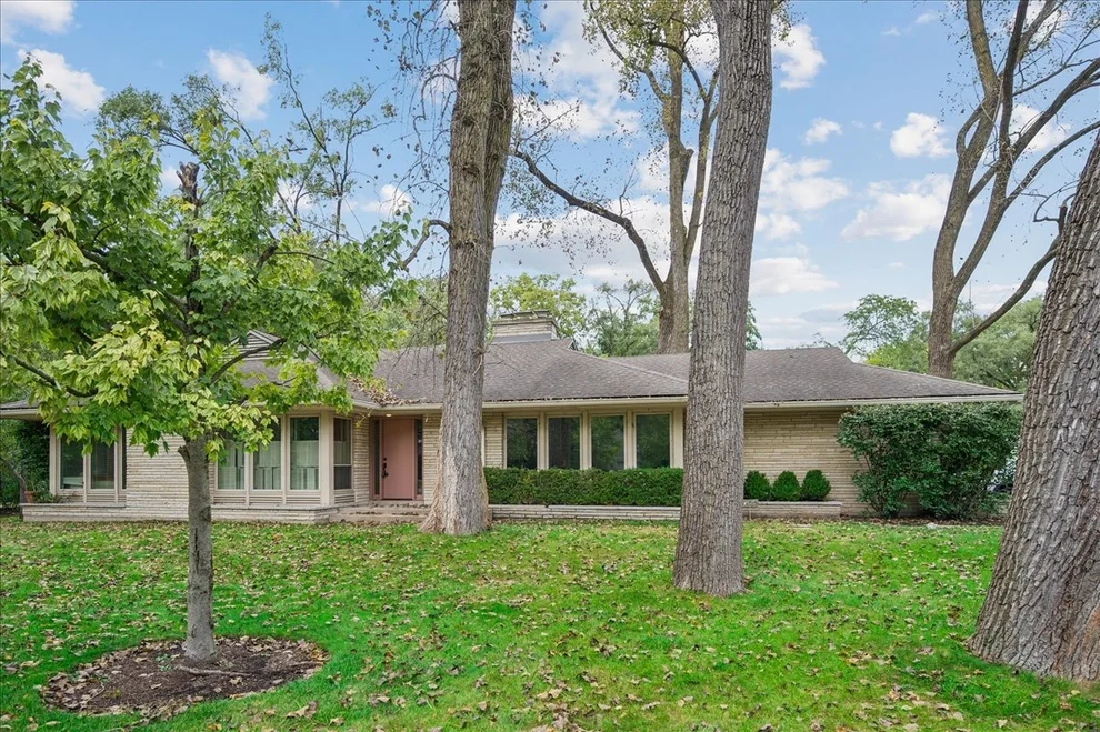 Unit for sale at 794 Clover Lane, Glencoe, IL 60022