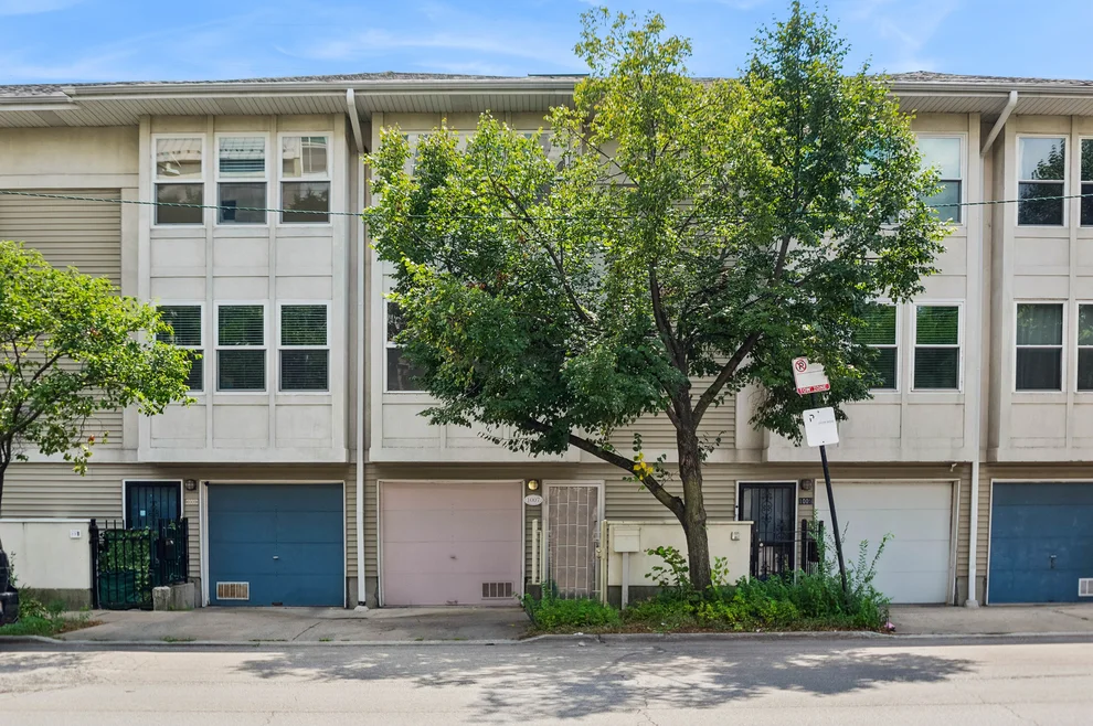 Unit for sale at 1007 E 61st Street, Chicago, IL 60637