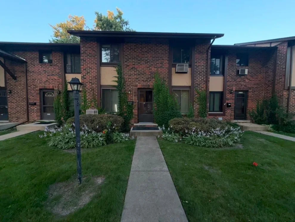 Unit for sale at 1S255 Dillon Lane, Villa Park, IL 60181